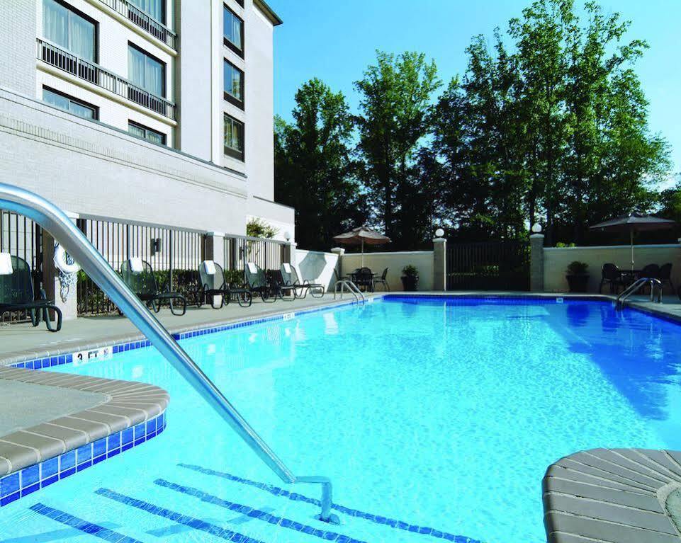 Holiday Inn Express & Suites Alpharetta By Ihg Exterior foto