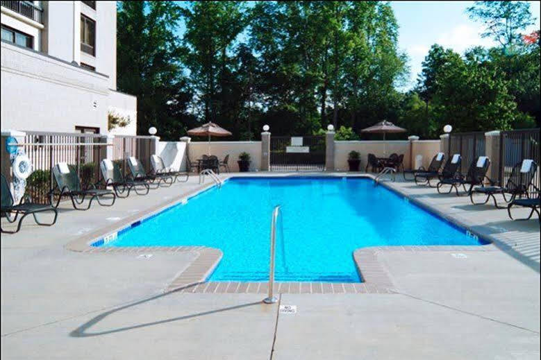 Holiday Inn Express & Suites Alpharetta By Ihg Exterior foto